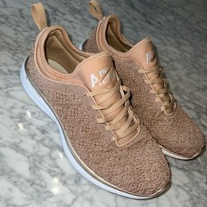Rose Gold APL TechLoom Phantom sneaker runner size 9